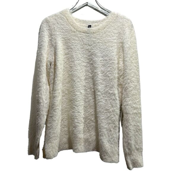 Gaiam Eastside Eyelash Sweater Size Large - Picture 2 of 7